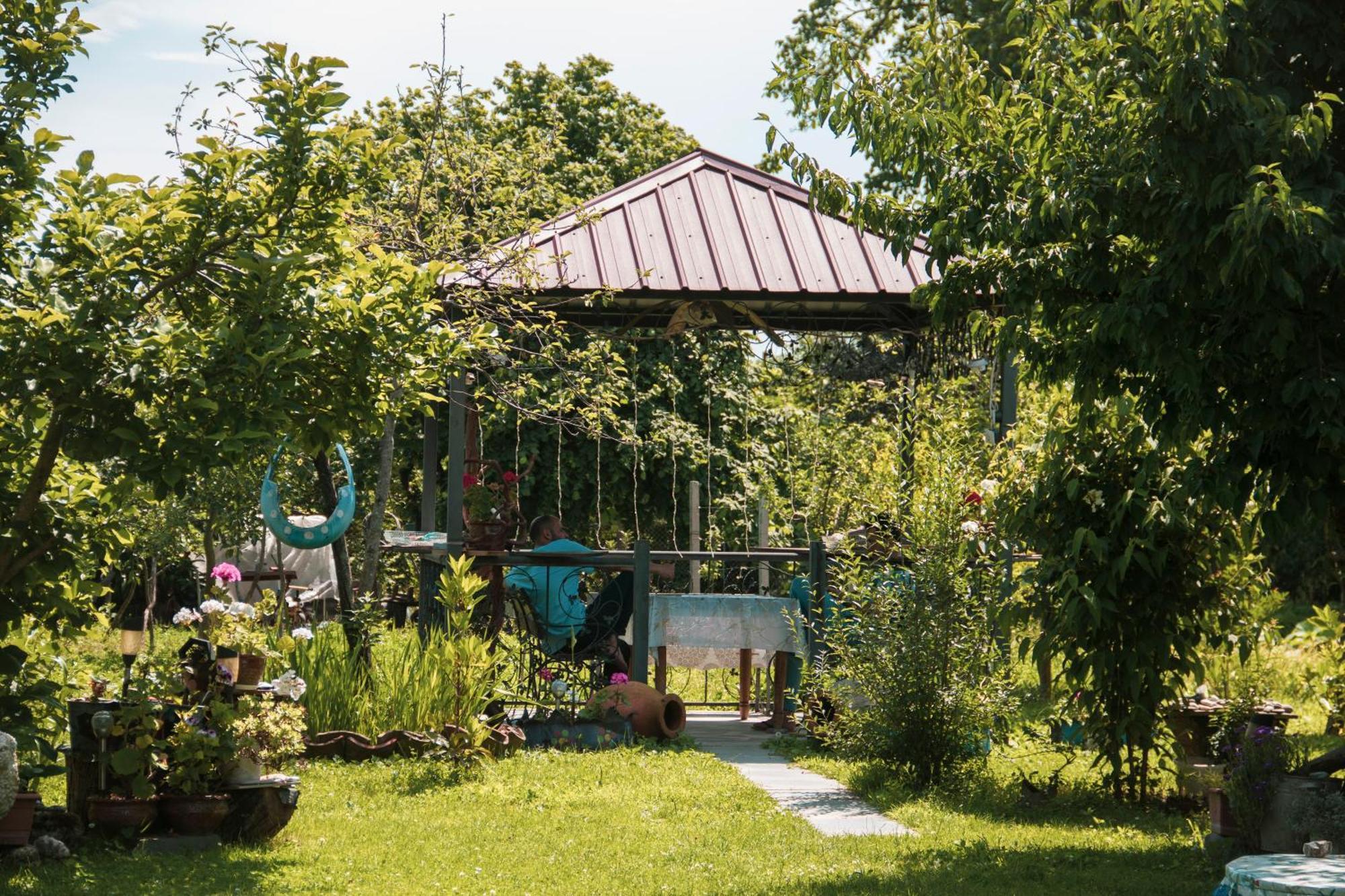 Guest House Melissa Duisi Exteriör bild